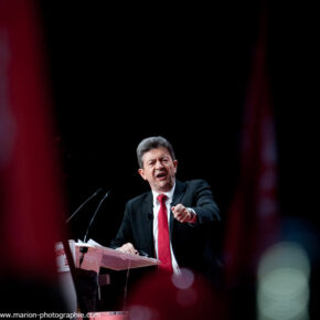 Présidentielles 2012 - Front de Gauche Dernier meeting de campagne pour les présidentielles de Jean-Luc Mélenchon, au Parc des Expos de Paris, Porte de Versailles avant le premier tour, Paris, 19/04/2012 Présidentielles 2012 - Front de Gauche Dernier meeting de campagne pour les présidentielles de Jean-Luc Mélenchon, au Parc des Expos de Paris, Porte de Versailles avant le premier tour, Paris, 19/04/2012